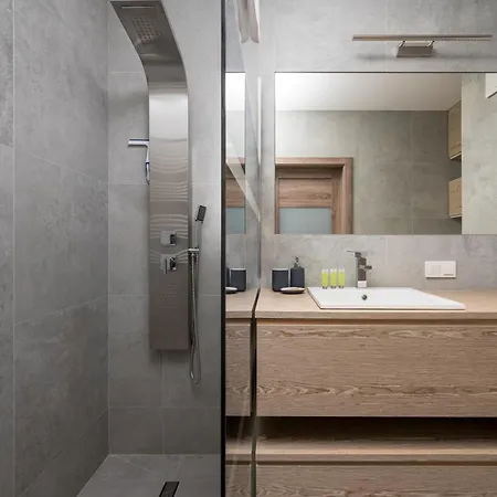 Metro Bemowo With Garden By Bookinghost * 바르샤바