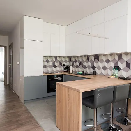 Metro Bemowo With Garden By Bookinghost