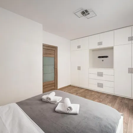 Apartmán Metro Bemowo With Garden *