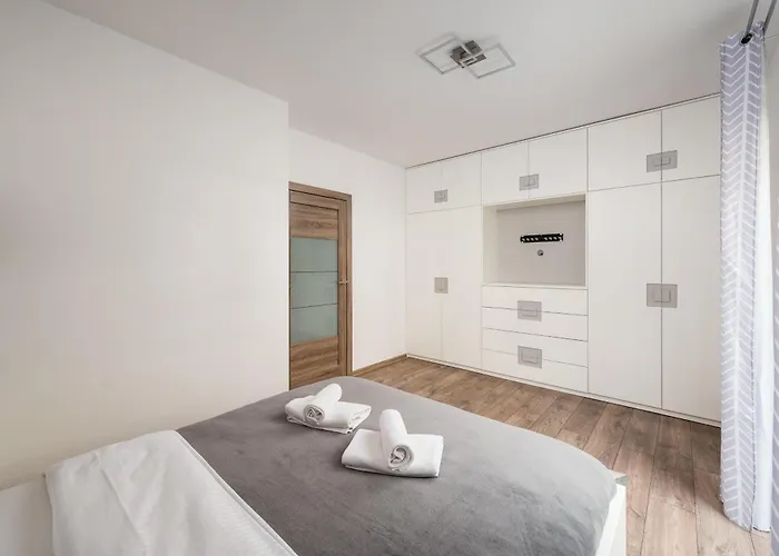 Apartamento Metro Bemowo With Garden By Bookinghost *