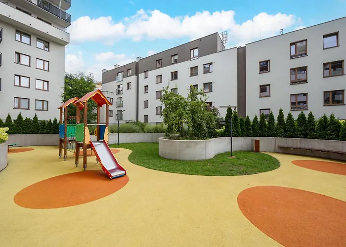 Metro Bemowo With Garden By Bookinghost * ワルシャワ