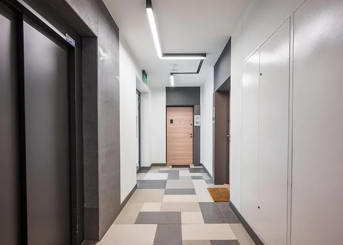 Metro Bemowo With Garden By Bookinghost Apartamento *