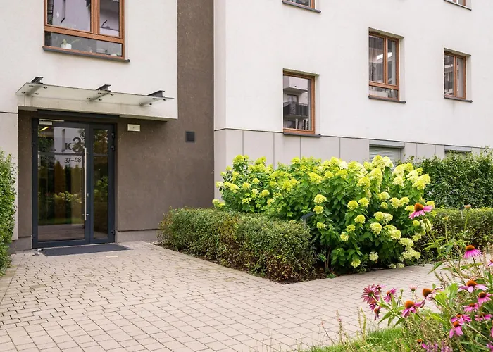 Metro Bemowo With Garden By Bookinghost Apartamento *