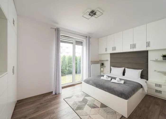 Apartamento Metro Bemowo With Garden By Bookinghost