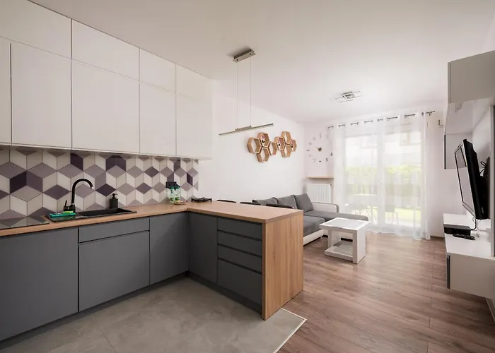 Metro Bemowo With Garden By Bookinghost Apartman Varsó